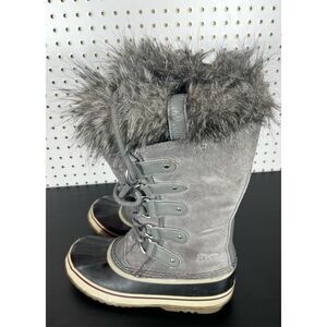 Sorel Joan of Arctic fur lined boots size 8